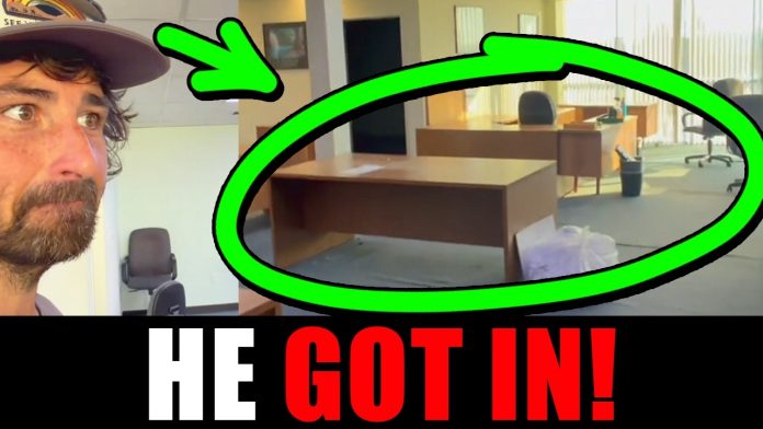 Citizen HERO sneaks into FRAUD CENTER in California !!